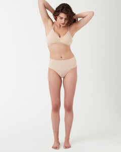 Undie-tectable® Smoothing Thong