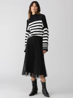 Load image into Gallery viewer, Tulle Pleated Midi Skirt Black
